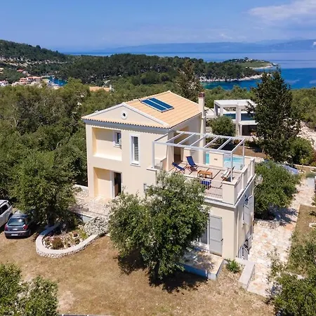 A Casa D' Irene Paxos * Gaios