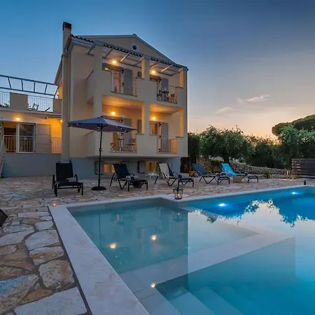 A Casa D' Irene Paxos Вилла Гайос